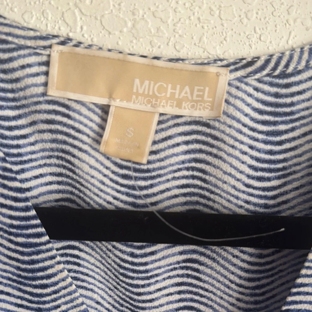 MICHAEL Michael Kors Blue and White Patterned Blouse - Picture 2 of 4